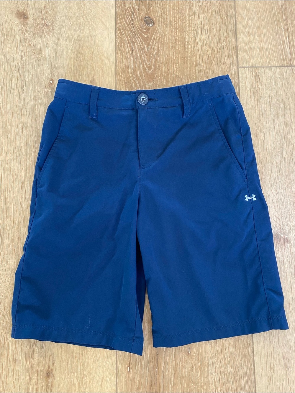 Under Armour Shorts Boy’s Medium Navy Blue Performance Golf Preppy Casual School